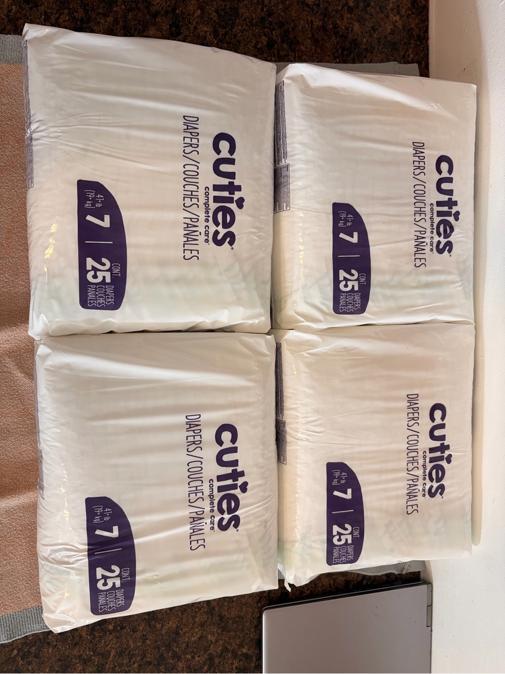 Size 7 White Diapers - 25 Count Pack